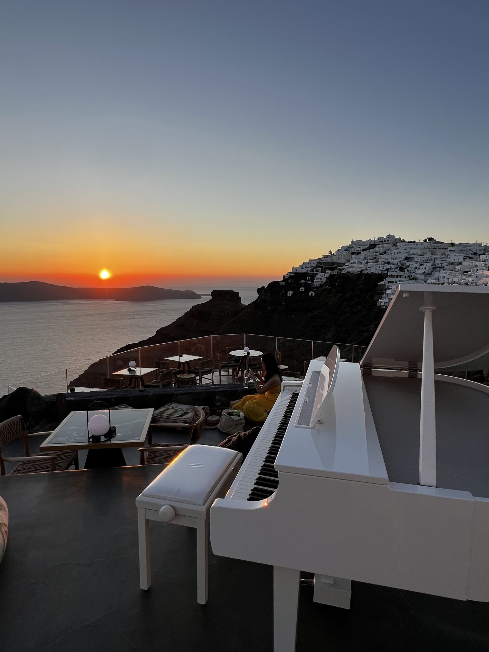 Por do sol em Santorini vista para caldeira