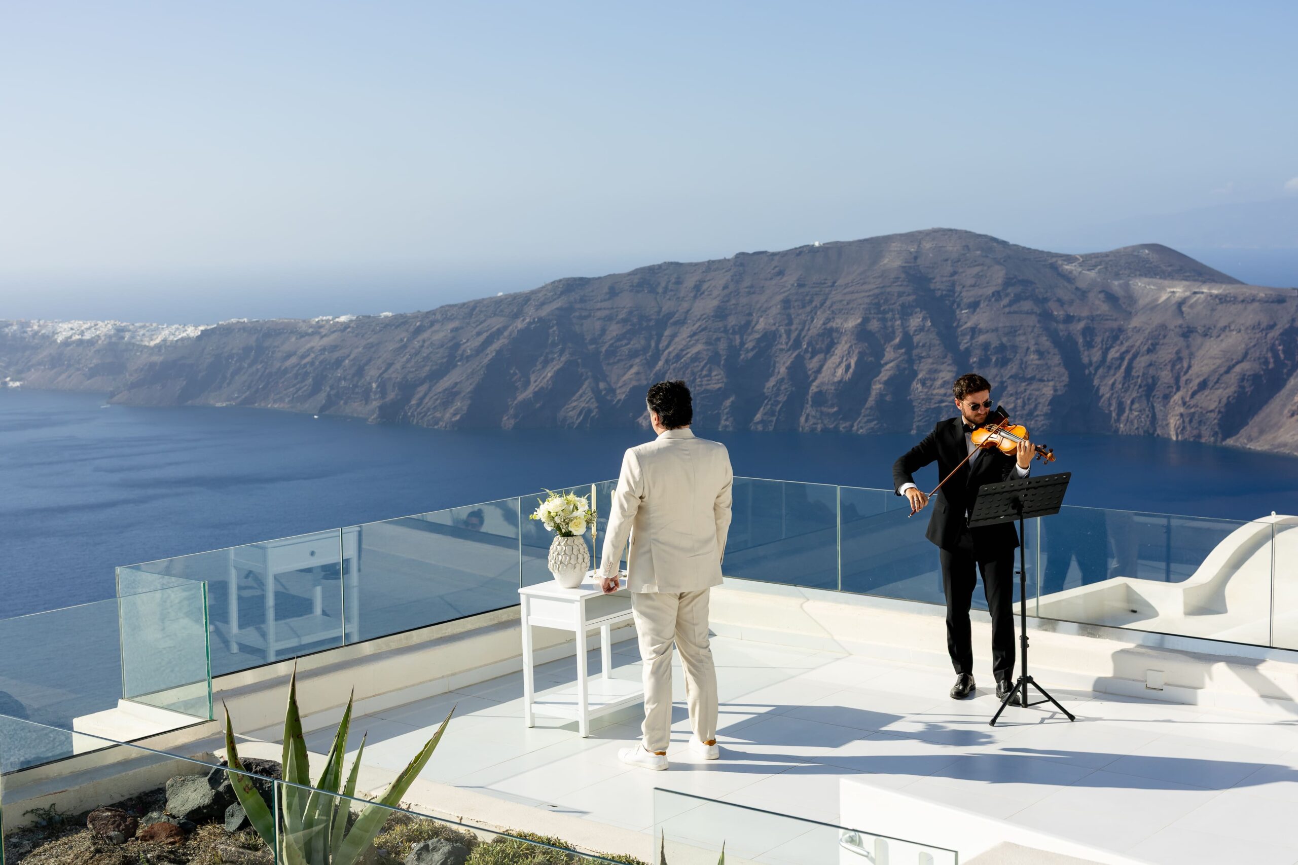 violinista em santorini
