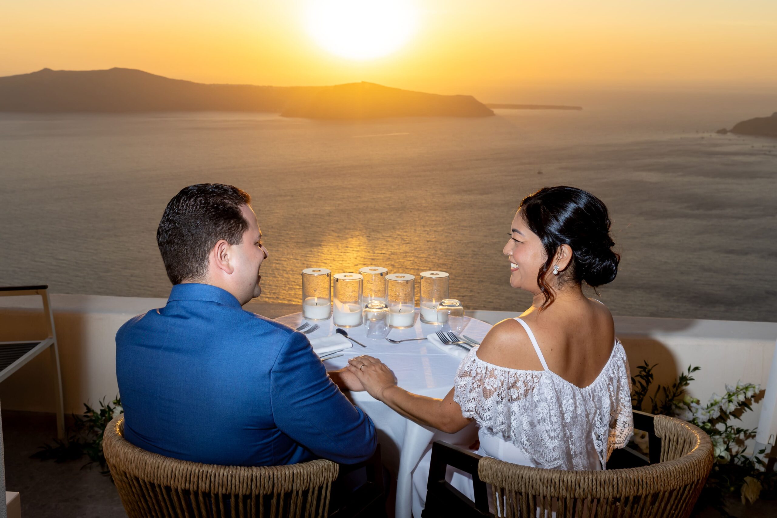 Jantar privado suite do casal em hotel de Santorini Grecia