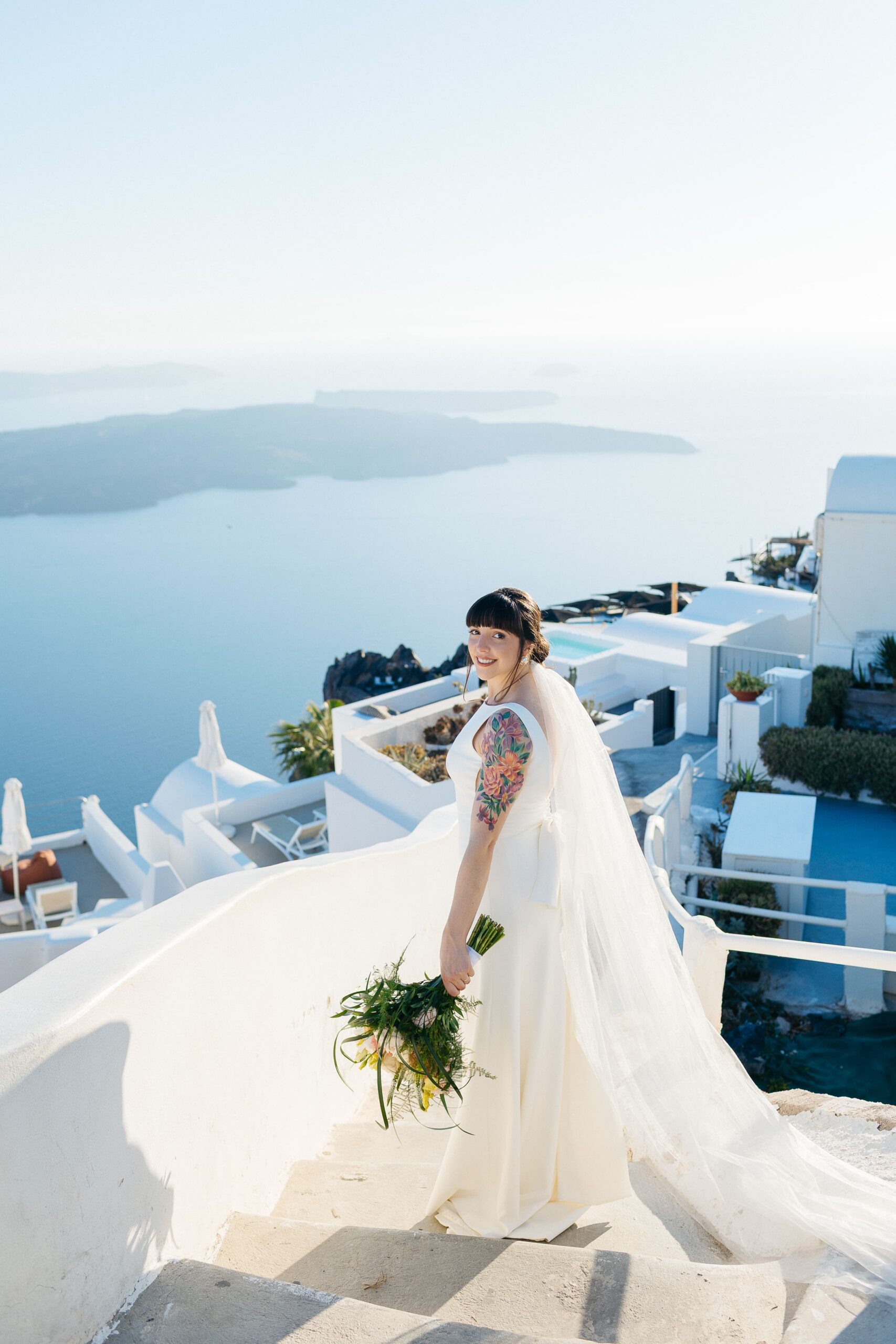 Noiva clássica em Santorini, Grécia