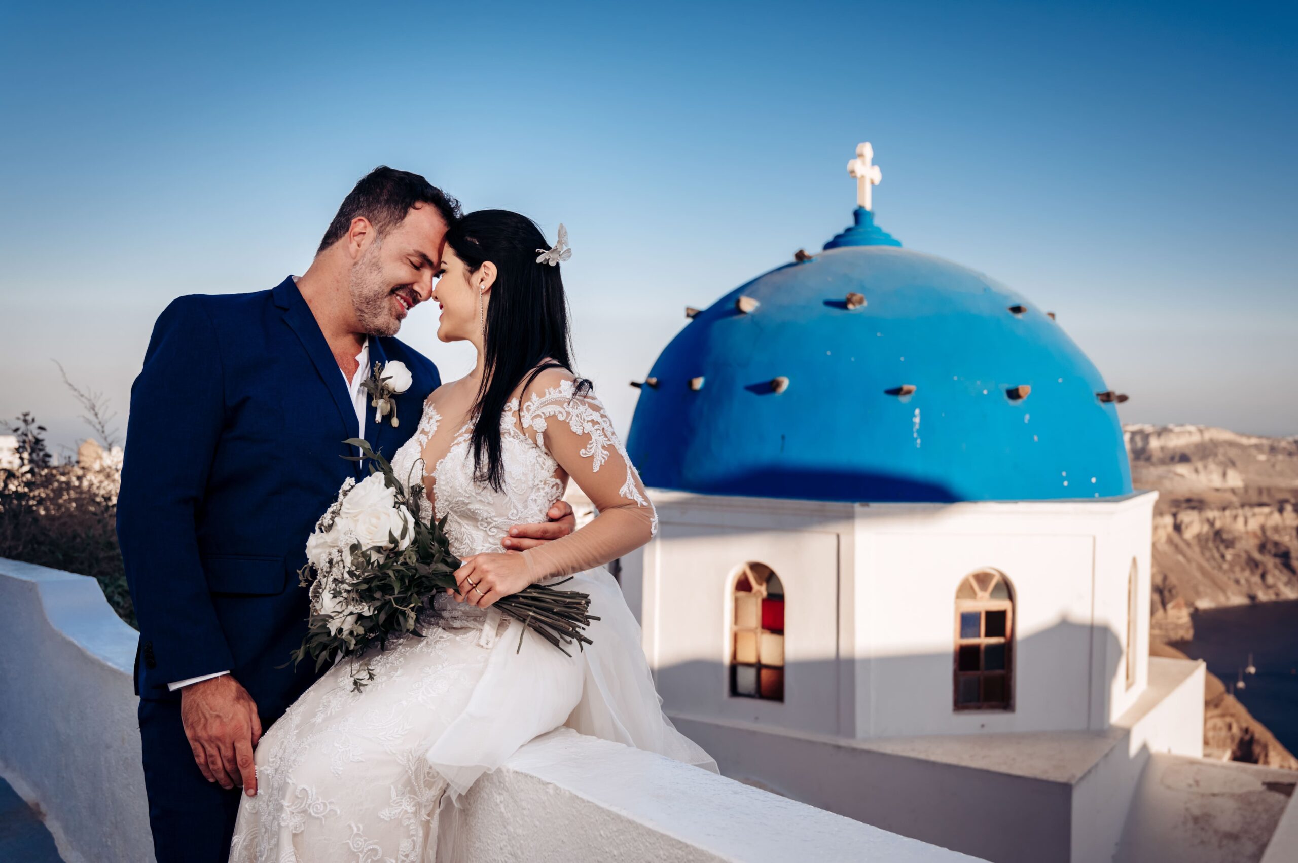 noivos-em-santorini